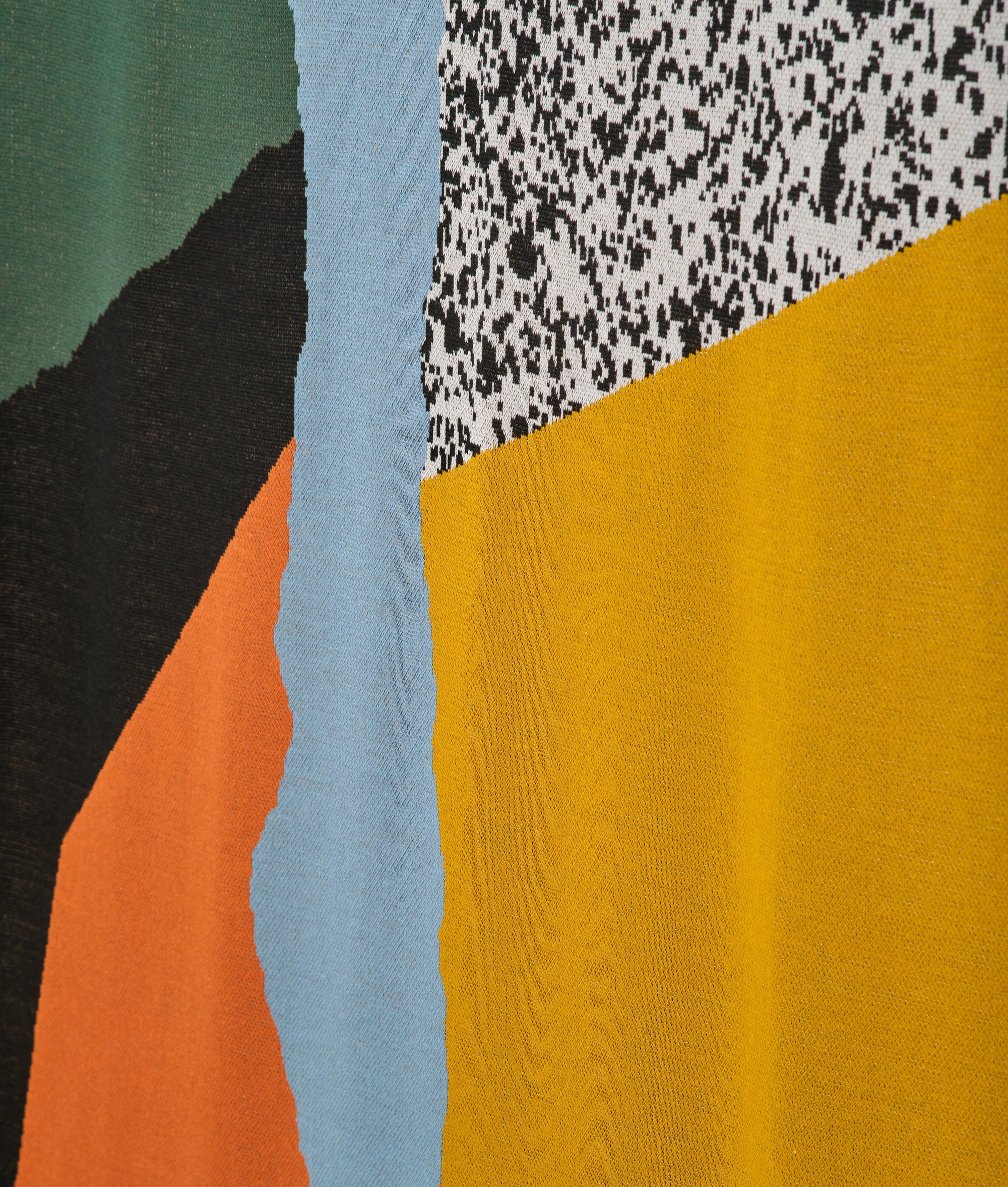 Bric-a-Brac Throw 08